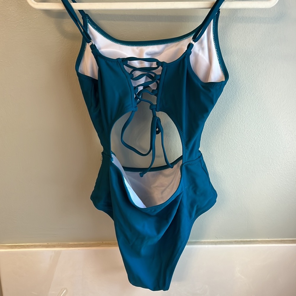 Monokini, One Piece Swimsuit, size medium - Picture 5 of 5